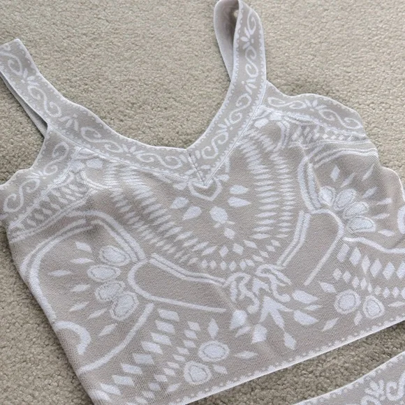 Express 2 piece sweater top & skirt set - Picture 4 of 5